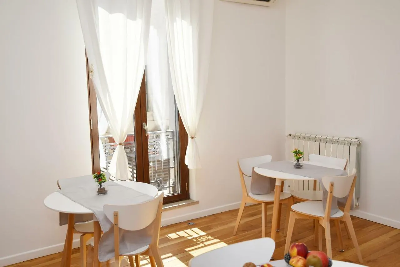 B&B Albatros Centro Storico Palermo 2*,  Italia
